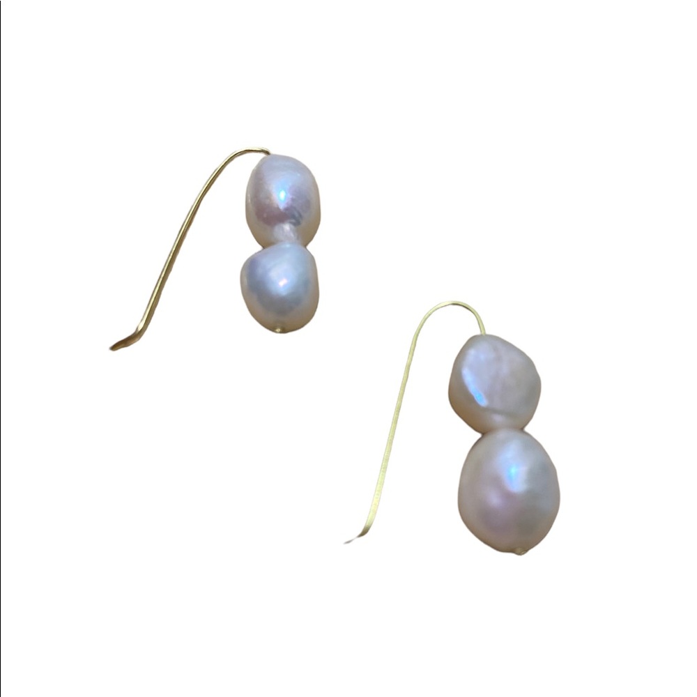 Pearl drop earrings